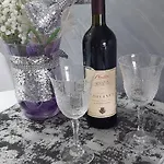 شقة Cozzy Near The Aiport بودغوريتْسا