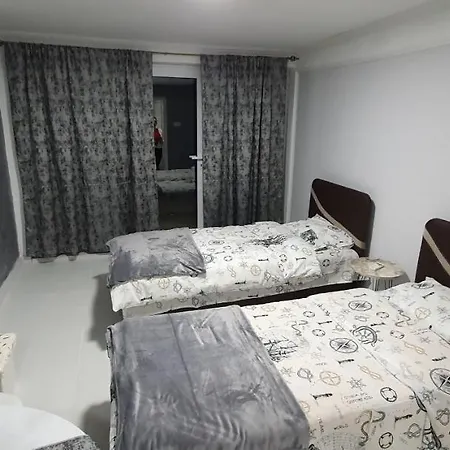 Апартаменты Cozzy Near The Aiport *