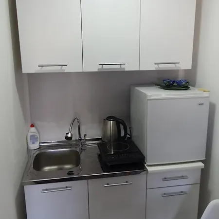 Cozzy Near The Aiport 公寓 波德戈里察